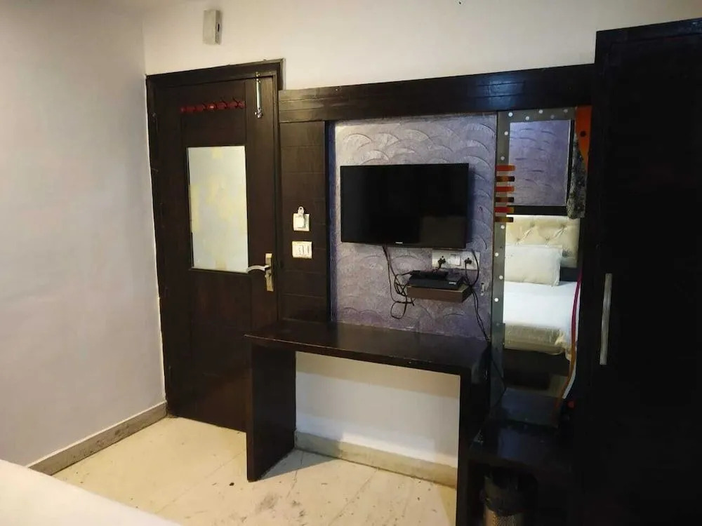 Hotel You  Me by ADB Rooms