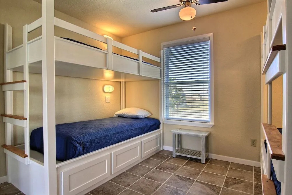 Beach Beauty 9LC 3 Bedrooms 3 Bathrooms Home