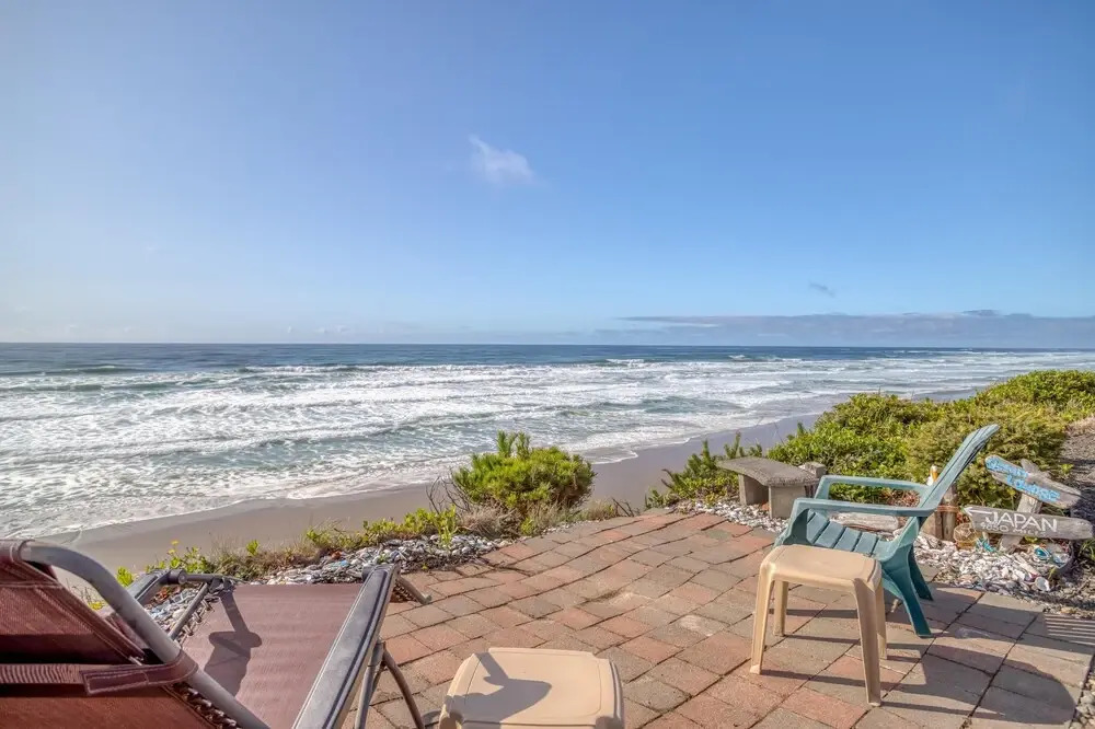 The Ocean Lounge