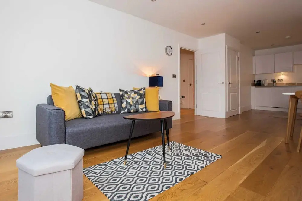 Stunning Modern 1 Bedroom Apartment Near Canary Wharf