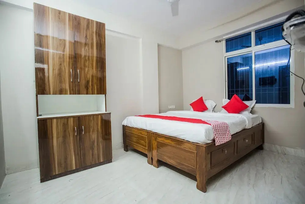 OYO 18293 Dream Homes