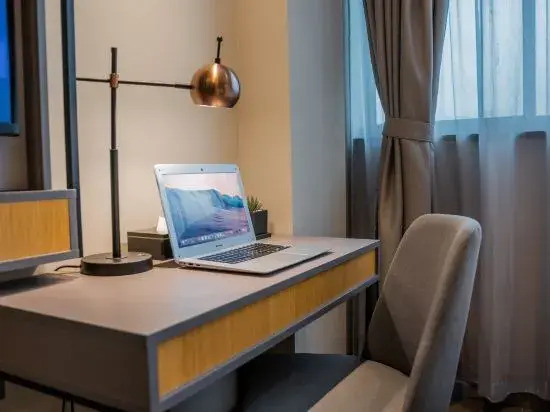 Homeinn Selected Hotel (Shanghai Bund Xintiandi Huaihai Road)