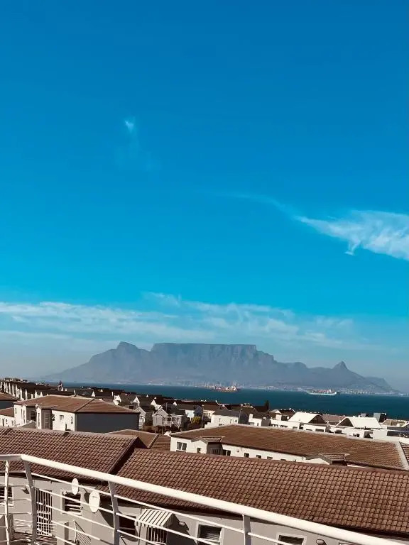 2 Dolphin Ridge , Bloubergstrand