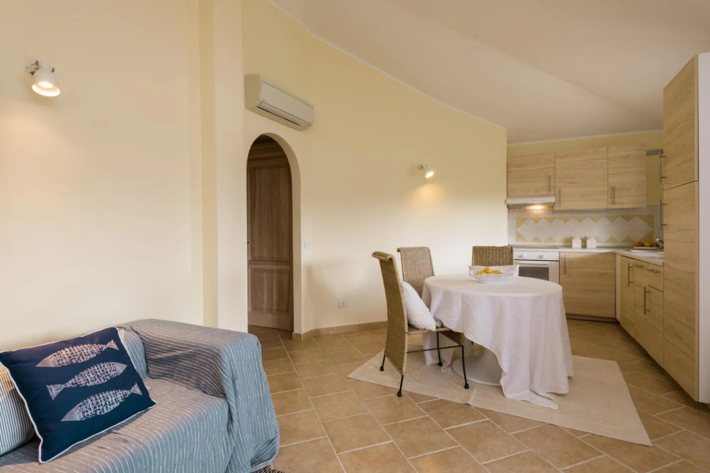 The semi-detached villa, is only another house always in the first row, and is composed of two doubl-PERLACEA 19