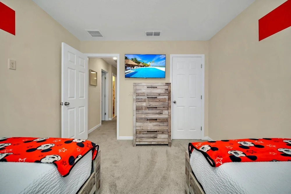 1878 Tropical Palms Circle