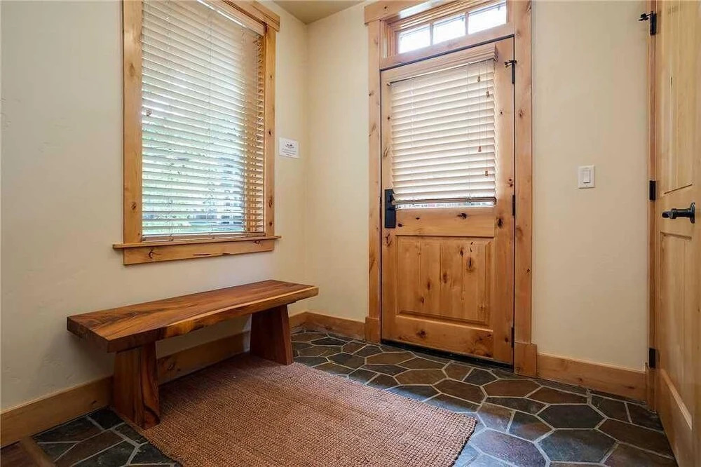 6112 Bear Lodge, Trappeur's Crossing Apartment 3