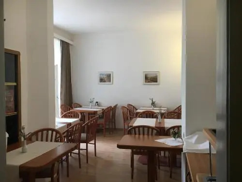 Pension Ani-Falstaff