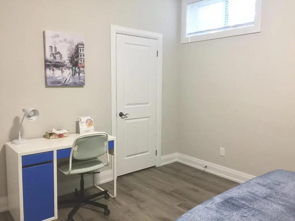 Charming, Comfortable Bsmt Apartment in Pickering