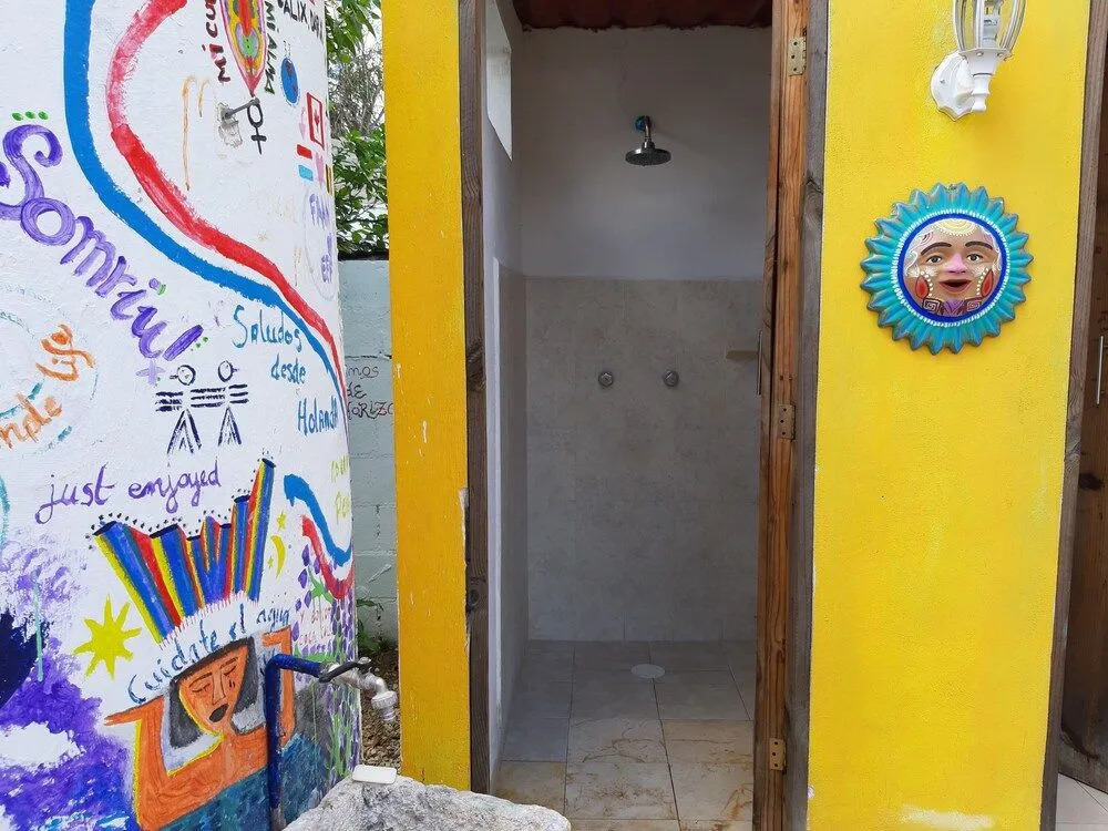 Guacamayas Hostel and Social Laundry