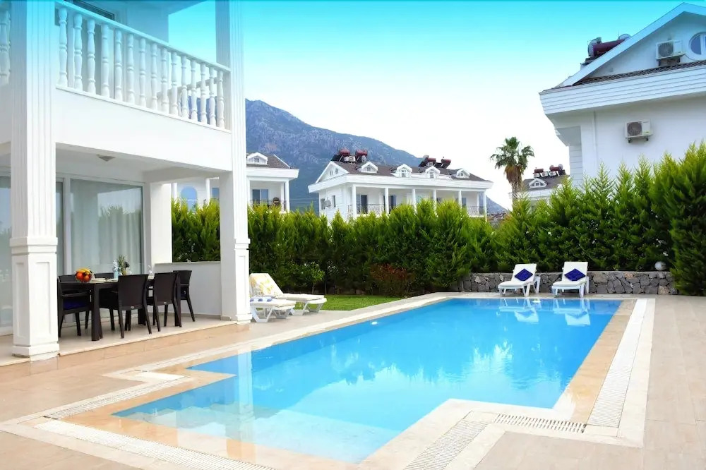 Villa White