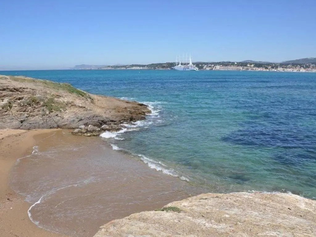 Appartement Six-Fours-les-Plages, 3 pièces, 6 personnes - FR-1-316-95