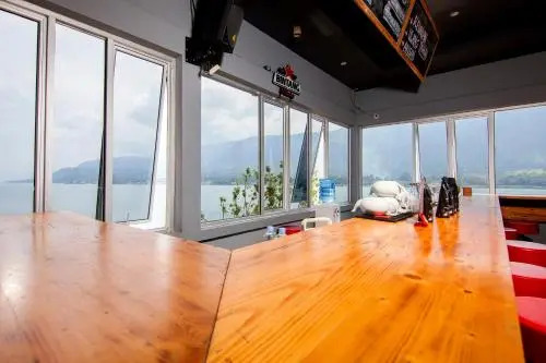 Dginn Cafe & Bar