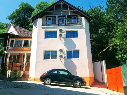 Guest house on Letnaya 2