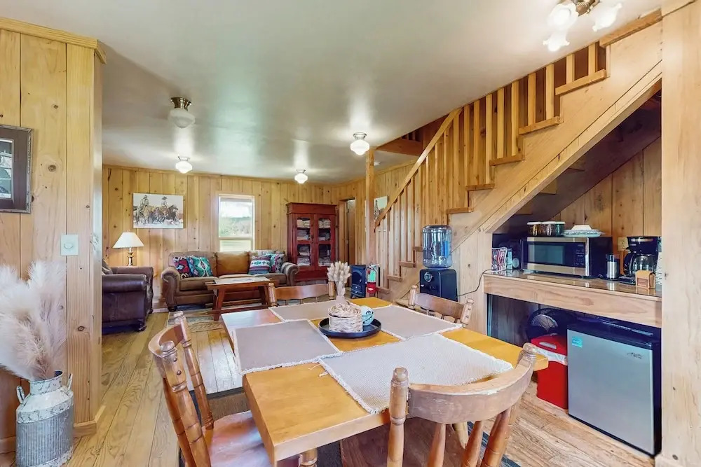 1 BR Bunk House on Long Hollow Ranch, Dog Friendly