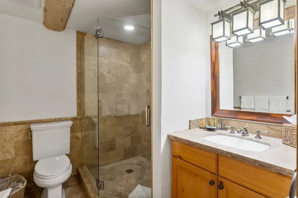 Pine Inn at Trail's End Lodge - Three Bedroom Residence with Spa #1 3 Condo
