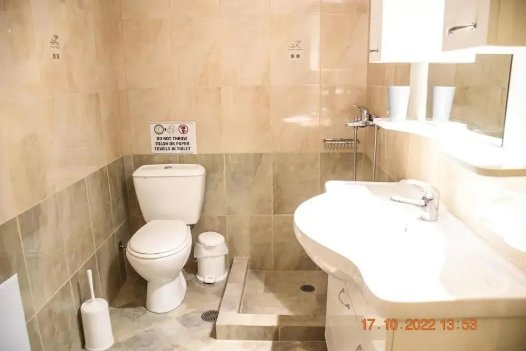 Athens Central 3BD Apartment next to Metro Luxury
