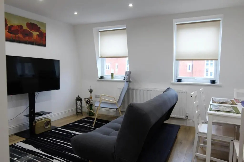 Modern 2 Bedroom Apartment In The Heart Of Greenwich