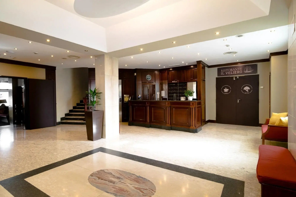 Hotel Pacific