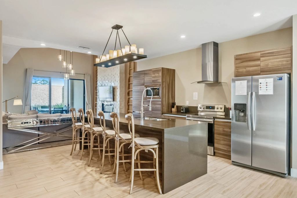 4 Bedrooms 45 Bathrooms Magic Village 7575 Bd