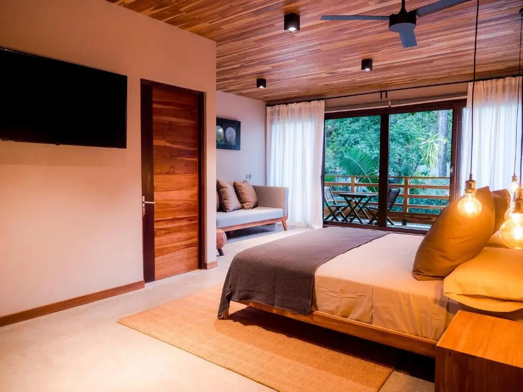 ARjAU Boutique Hotel