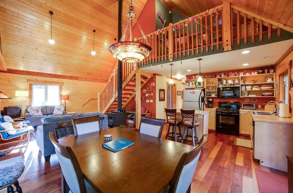 21GS - Log Cabin - Pets Ok - Sleeps 6