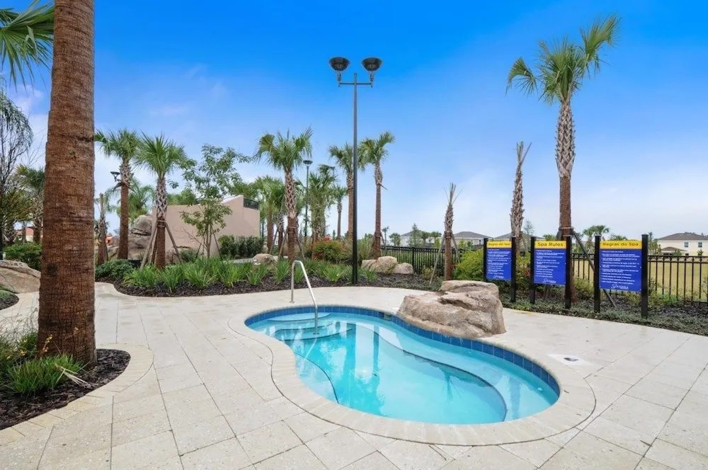 Stunning Modern Solterra 5 Bedroom/4 Bathroom Home