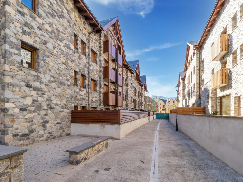 Nice apartment in Benasque with fireplace near Cerler (ski slope)