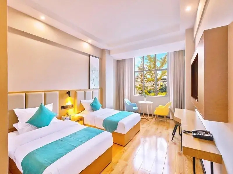 Green Tree Inn Tengchong Rehai Hot Spring Airport