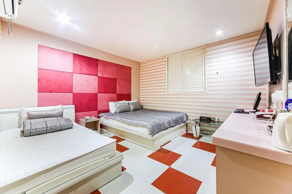 S Motel