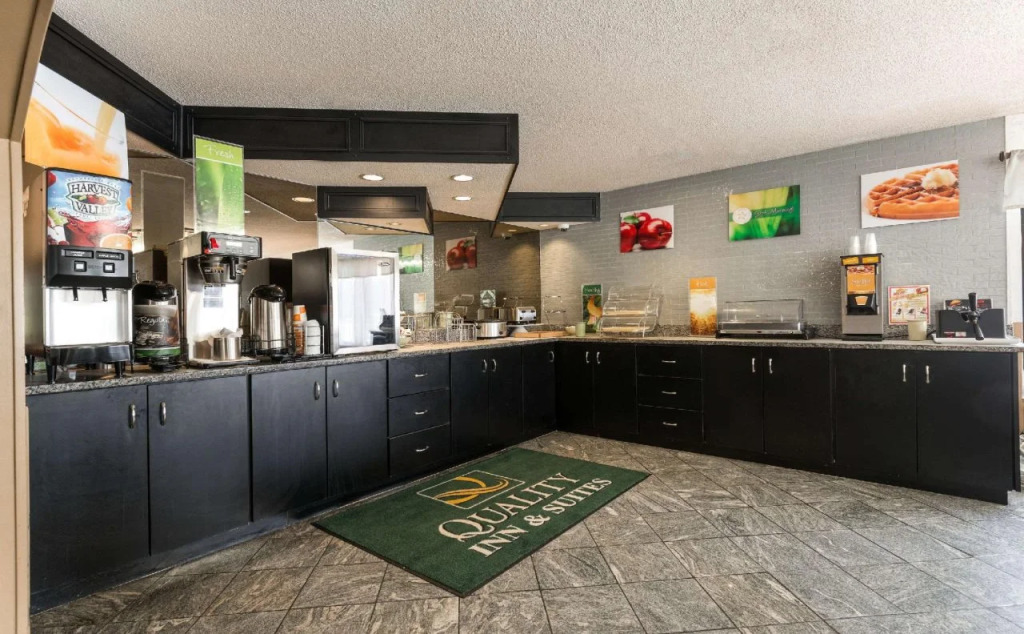 Quality Inn & Suites Portage Central