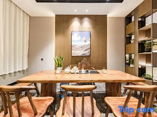 Dali Dongting Hotel (Erhai Branch, Dali High Speed Railway North Station)