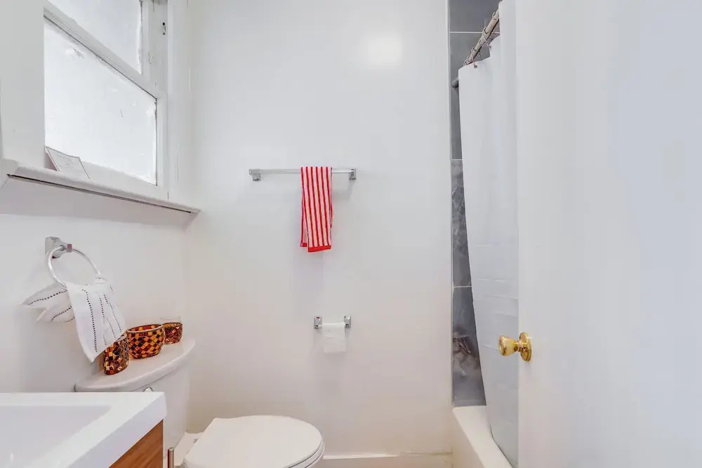 Walk to Ocean Grove Beach: Apt in New Jersey
