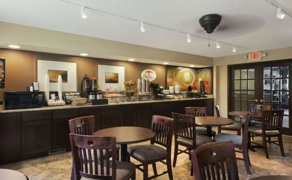 Fairview Inn & Suites Whitewater