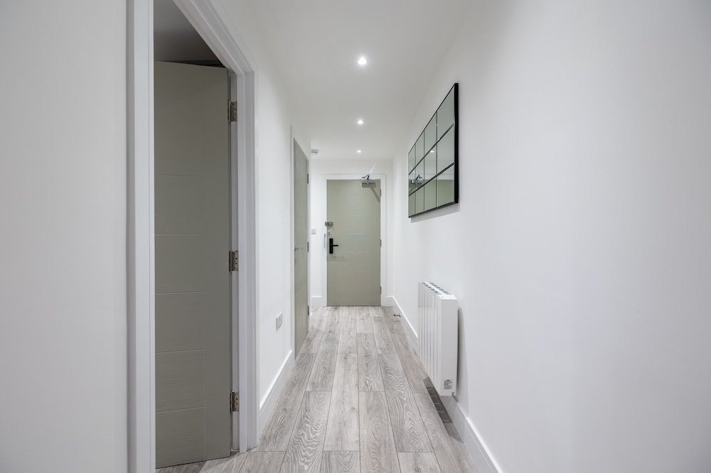 Remarkable 2-bed Apartment in Camberley