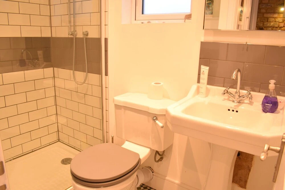 Retro 2 Bedroom Flat in Clapham