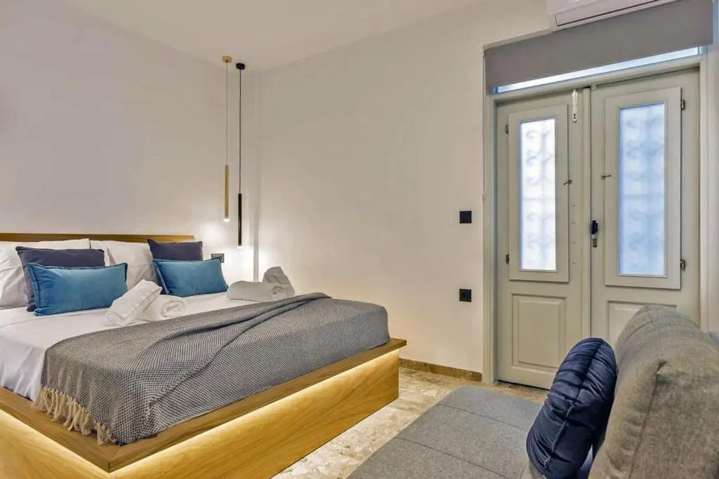 Arch 4 Luxury Living