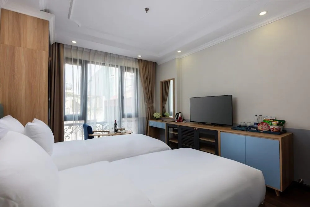 CBon Hotel Do Quang