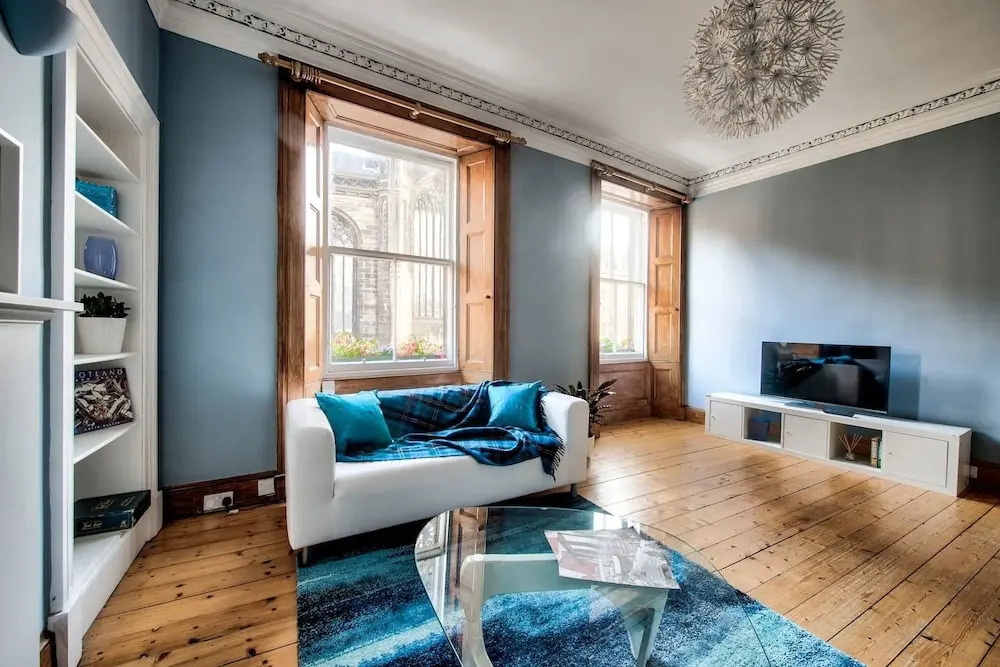 Lovely 2Br Home Next To The Castle