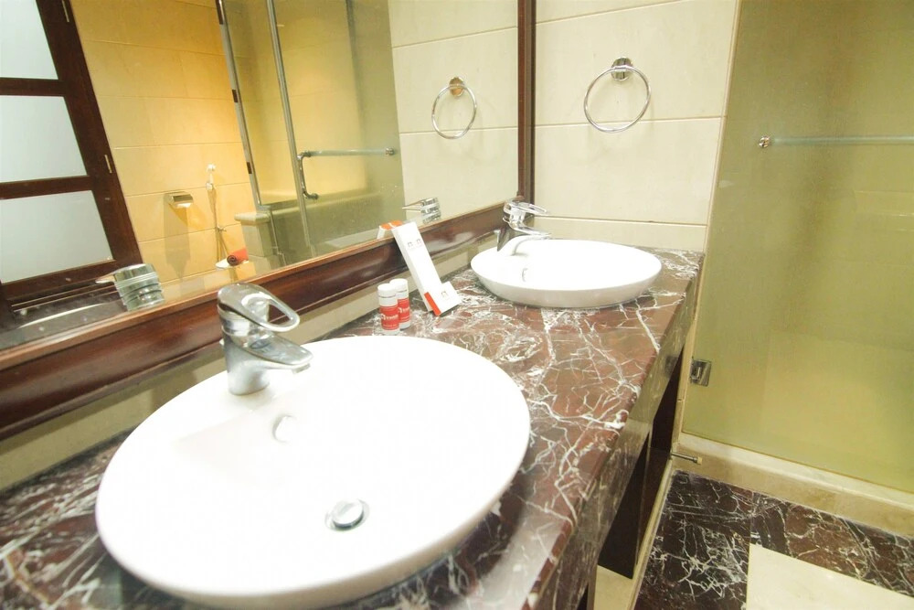 Luxurious 2 Bedroom SCBD Suites Apartment By Travelio