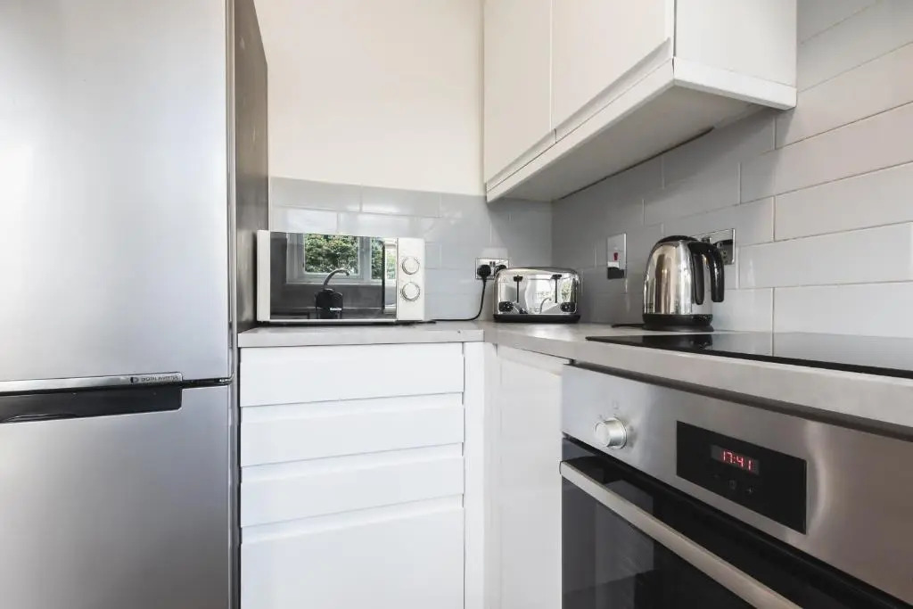 BEST PRICE - Fantastic 2bed 2bath City Centre Apartment! 1 Double bed, 3 Singles or Kingsize, Sofabed, Smart TVs, FREE PARKING