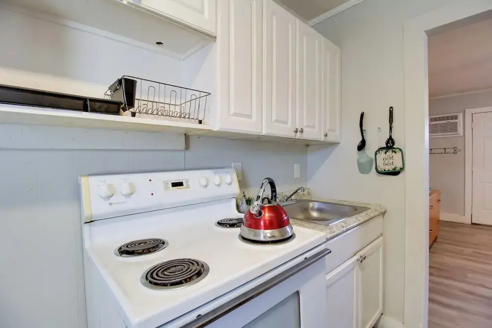 Cozy Huntsville Studio Near Lowe Mill