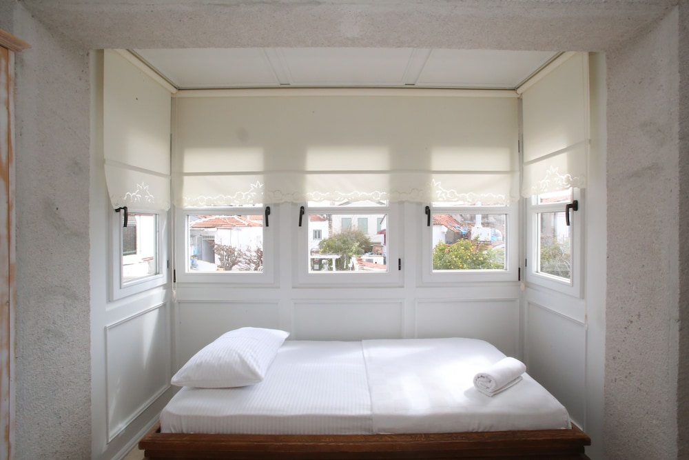 Alaçatı Taş Otel