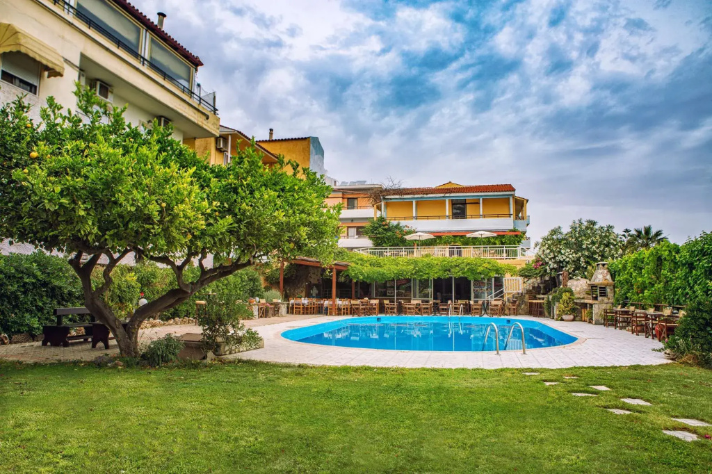 Roxani Hotel