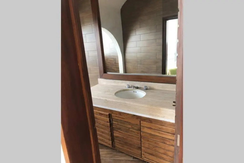 64 Peninsula del Capitan