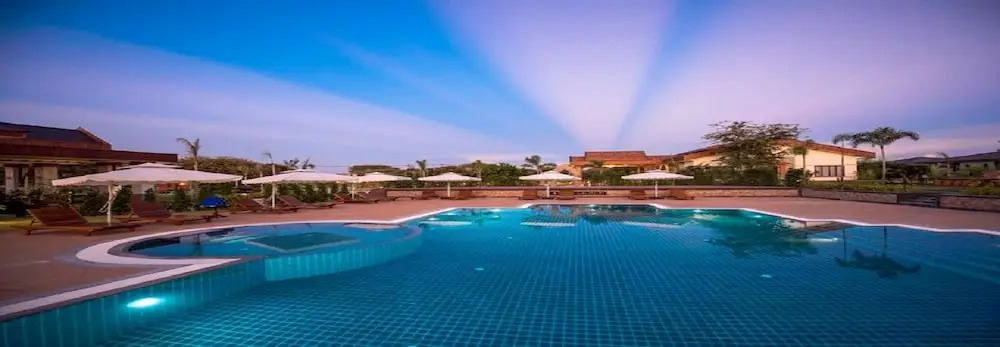 Lustre Bagan Resort