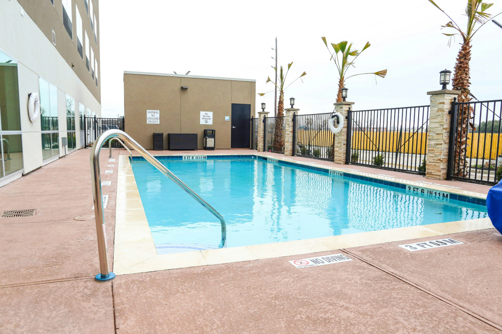 Holiday Inn Express & Suites - Houston IAH - Beltway 8 by IHG