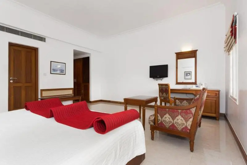 The Avenue Center Hotel