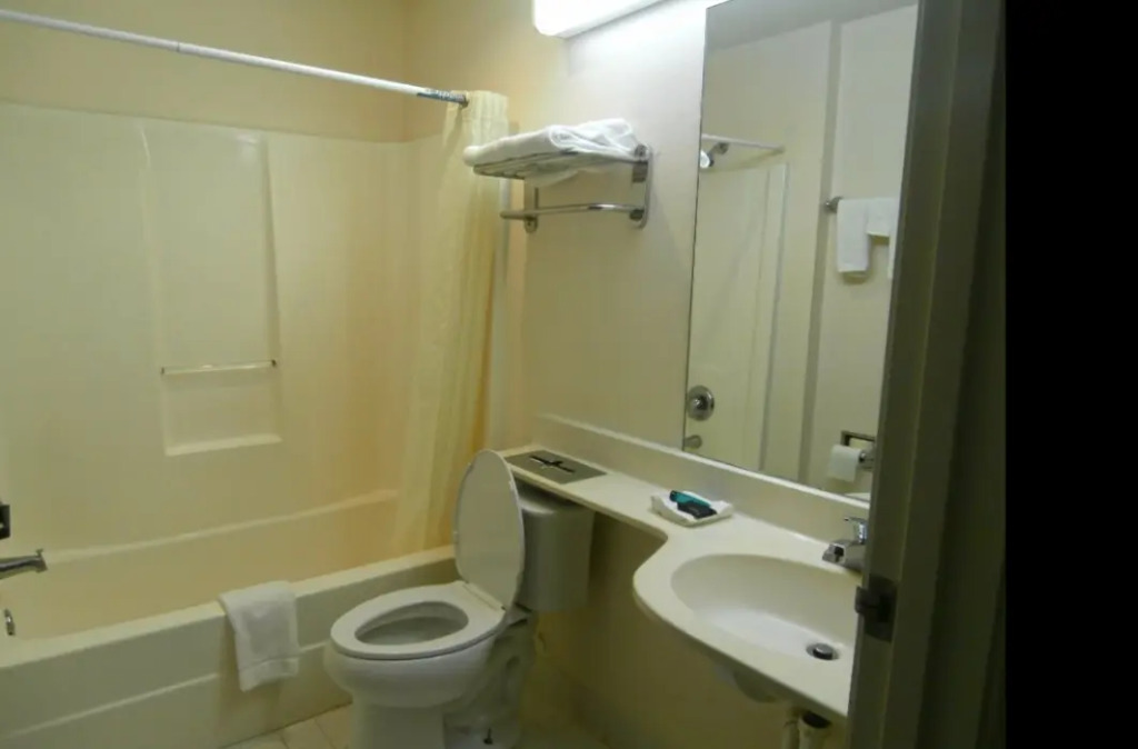 Americas Best Value Inn & Suites-McDonough
