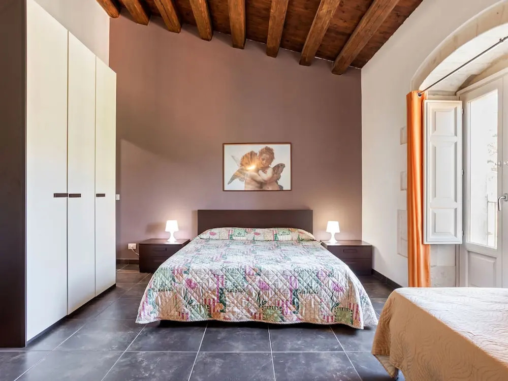 Vintage Holiday Home in Ragusa Ibla With Balcony