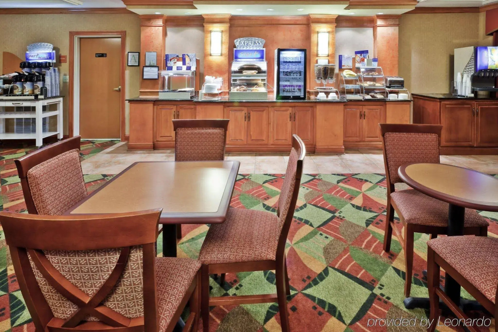 Holiday Inn Express Hotel & Suites Forest by IHG